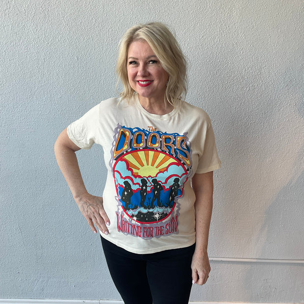 DAYDREAMER The Doors Waiting For The Sun Tee