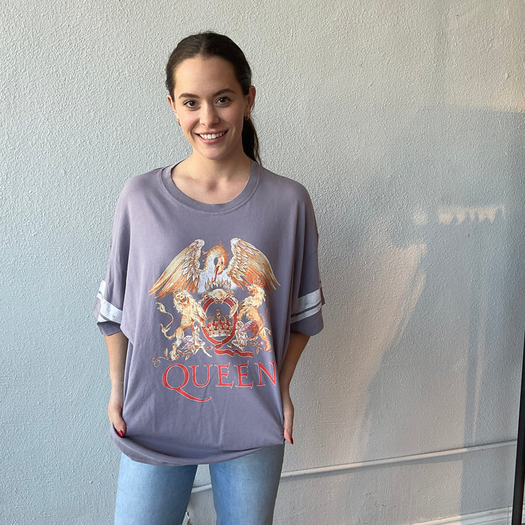 DAYDREAMER Queen Varsity Hazy Violet Tee